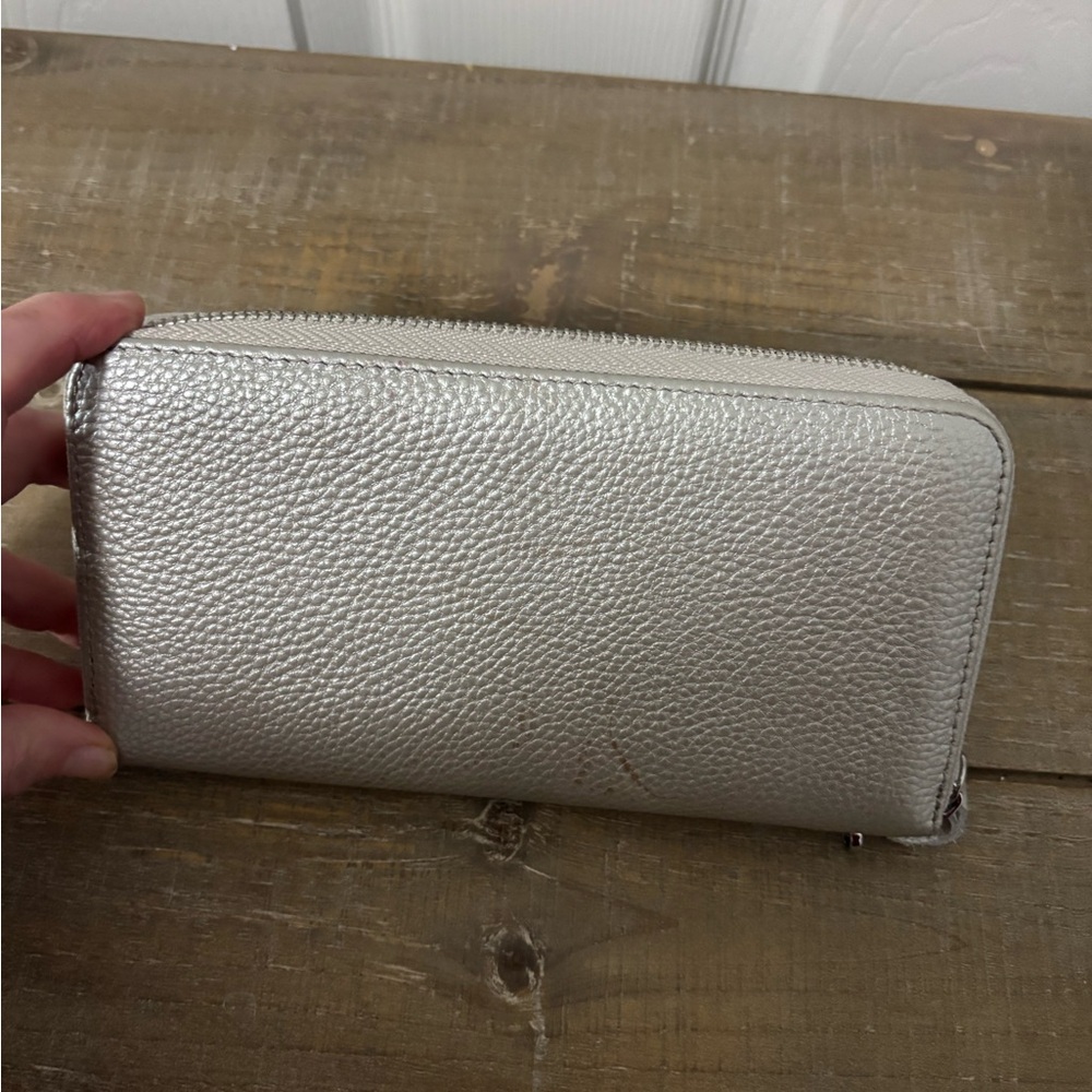 Silver leather Textured Wallet - Picture 2 of 5